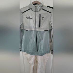 Women's On Running jacket. Surf and Sea